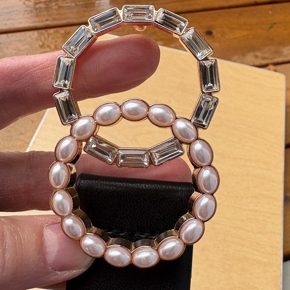 Vince Camuto Black Double Circle Faux Leather, Pearl, Crystal Detail Belt NWOT - Picture 2 of 14